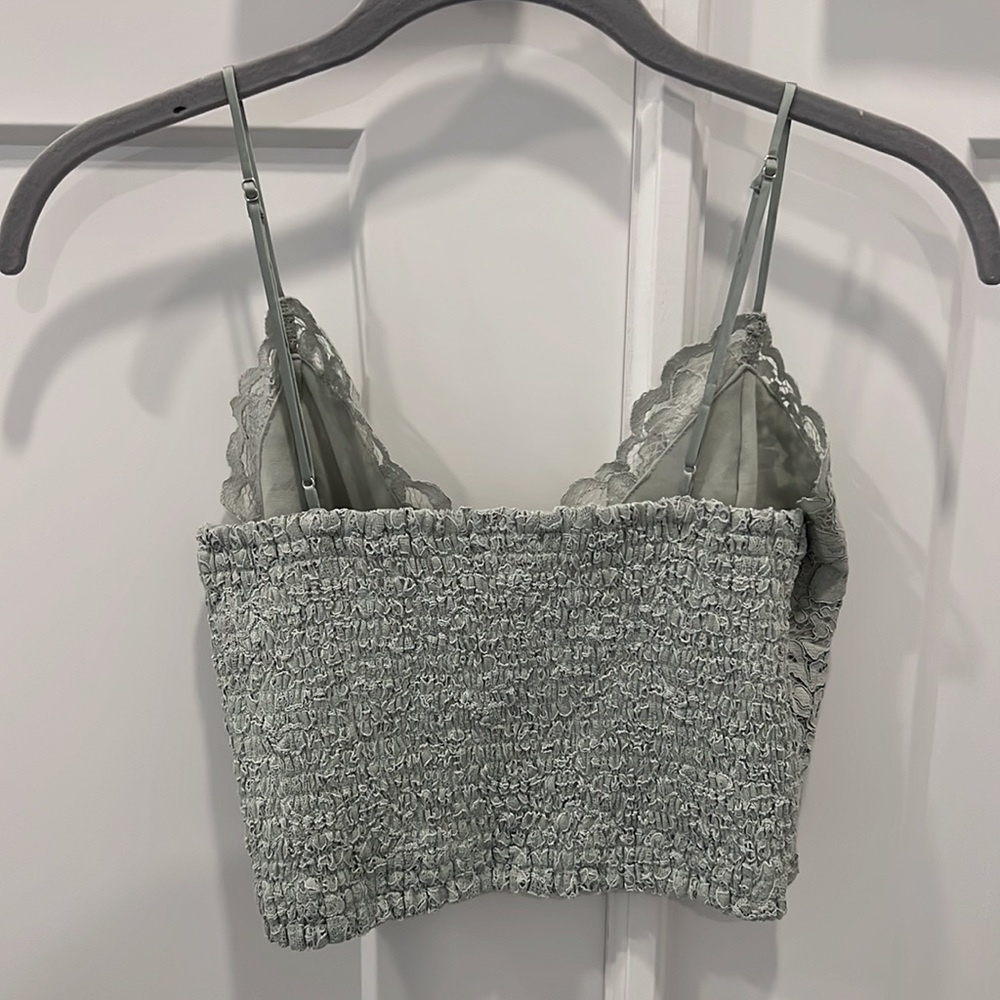 Express Lace Cropped Camisole. Size S - Picture 2 of 6